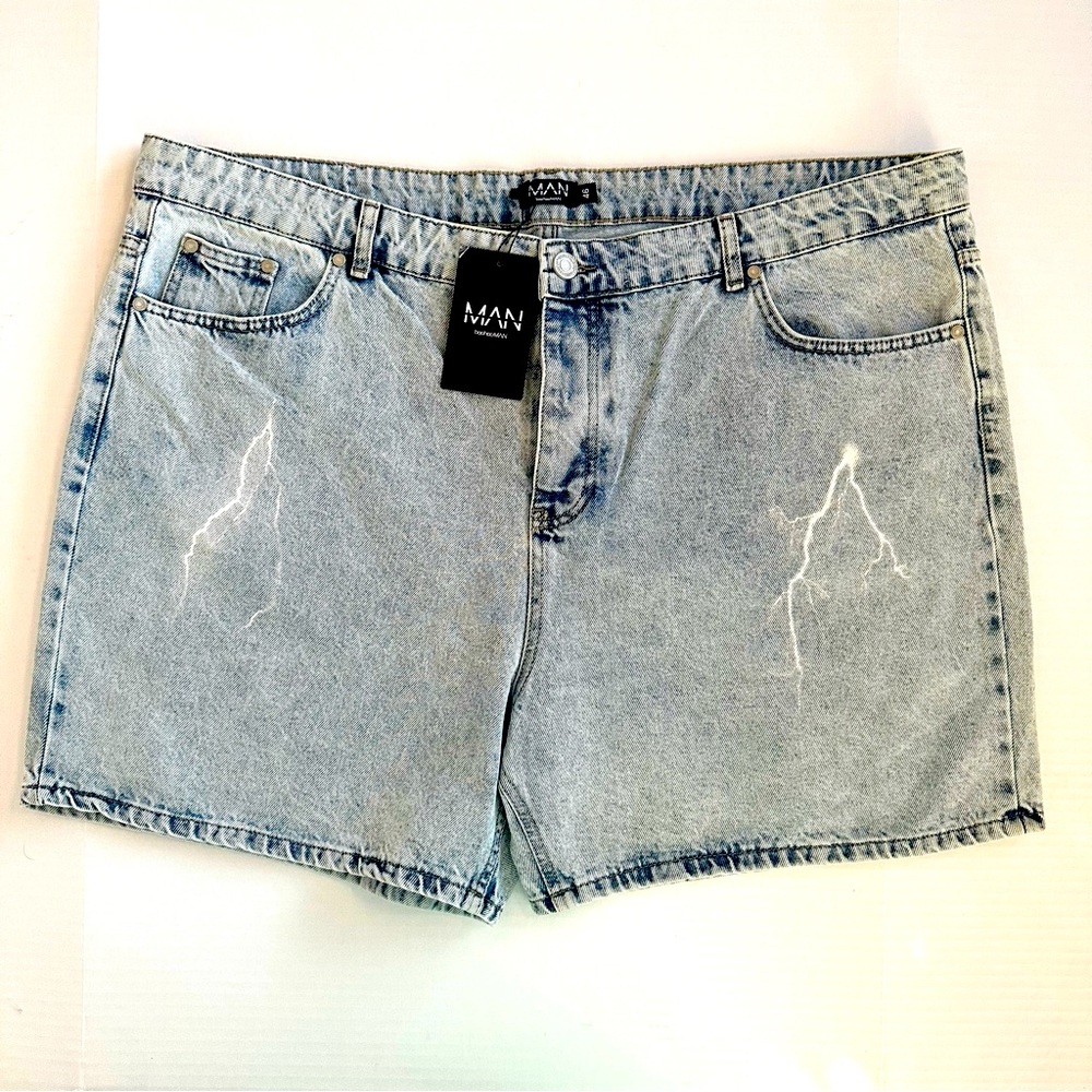 BOOHOO MAN SLIM-FIT LIGHTNING PRINT 5.5” ACID WASH DENIM JEAN SHORTS JORTS Sz46